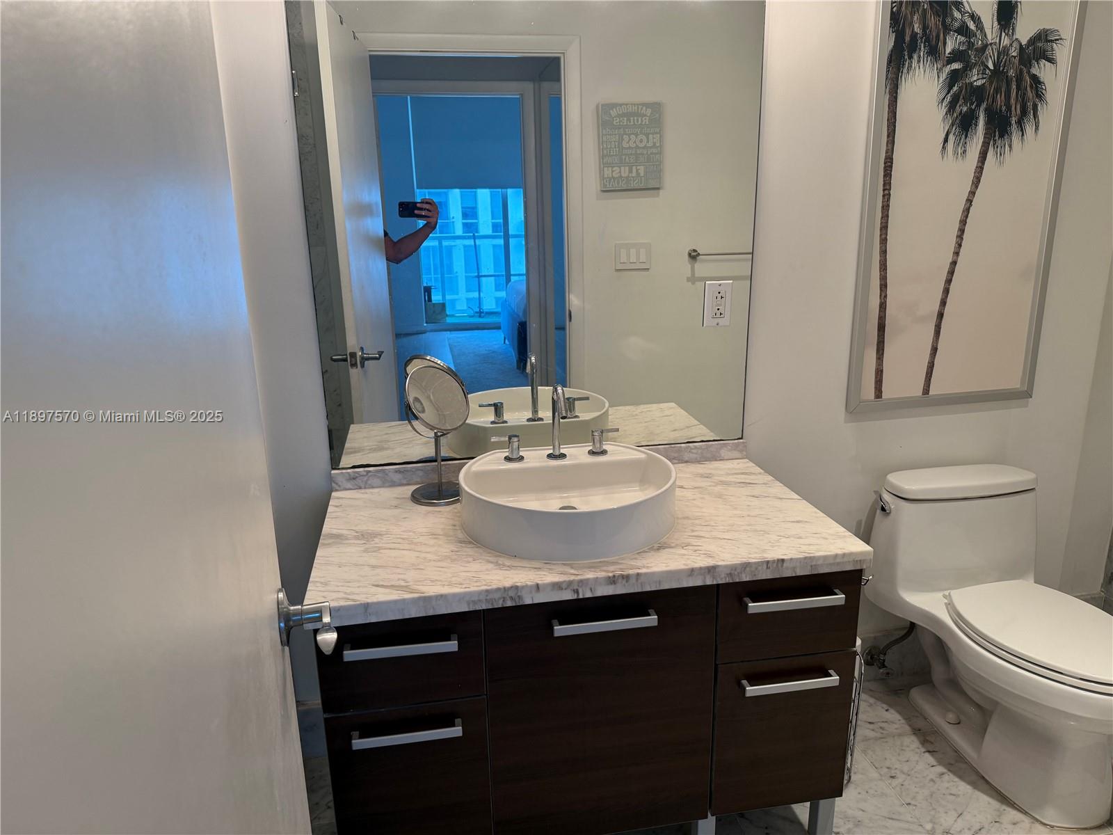 253 NE 2nd St #2004, Miami FL 33132