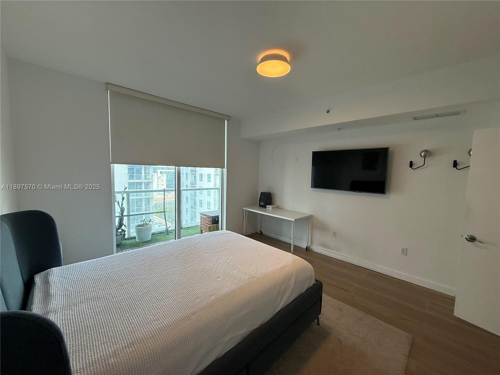 253 NE 2nd St #2004, Miami FL 33132
