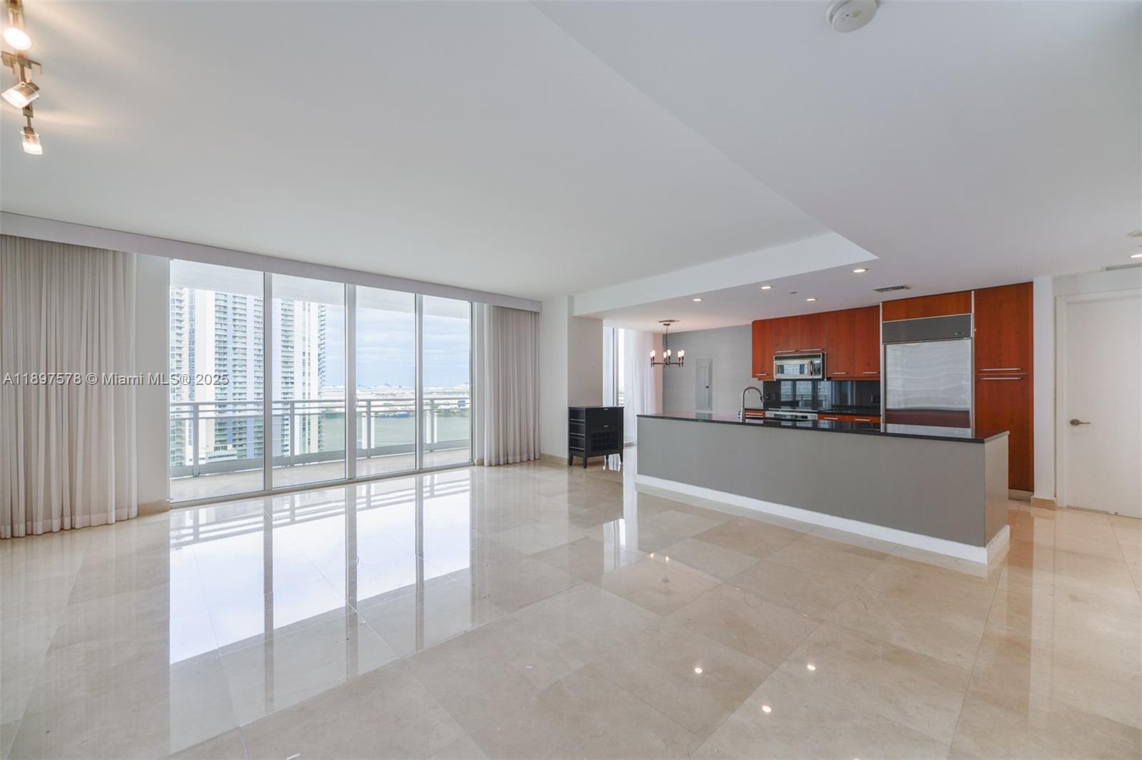 901 Brickell Key Blvd #2207, Miami FL 33131