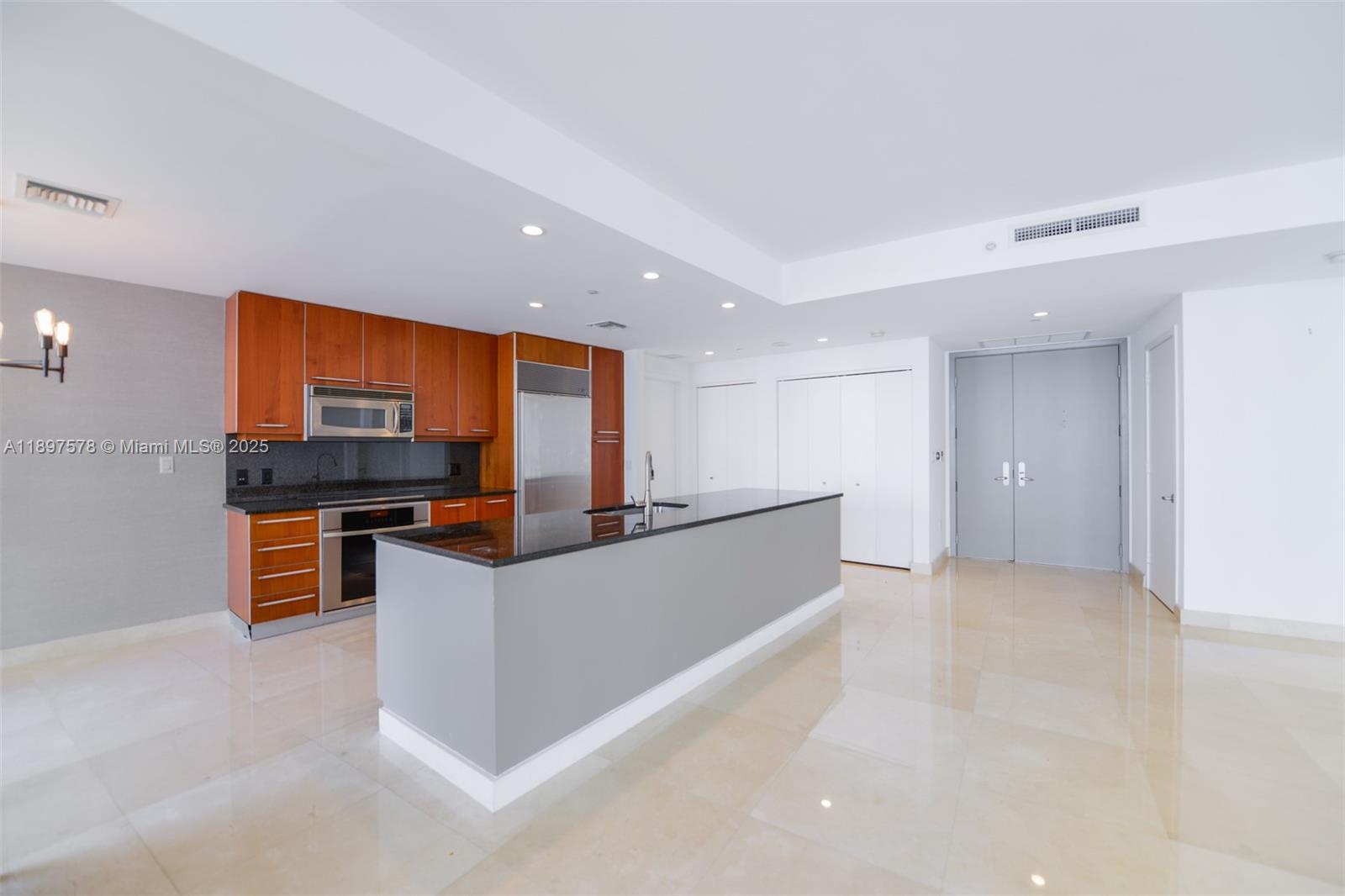 901 Brickell Key Blvd #2207, Miami FL 33131