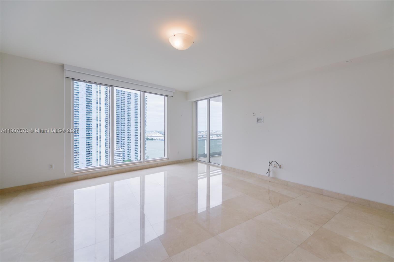 901 Brickell Key Blvd #2207, Miami FL 33131