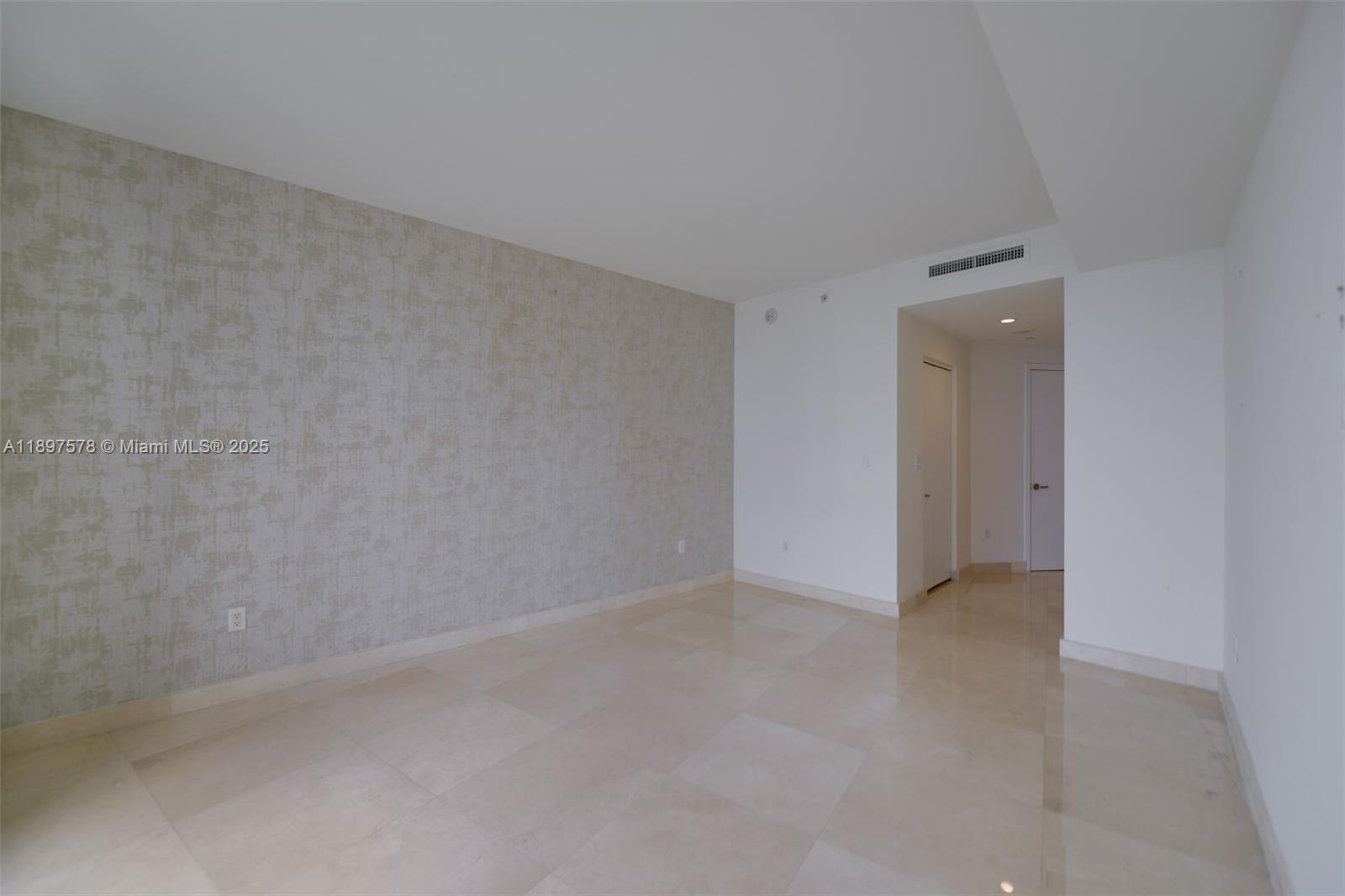 901 Brickell Key Blvd #2207, Miami FL 33131