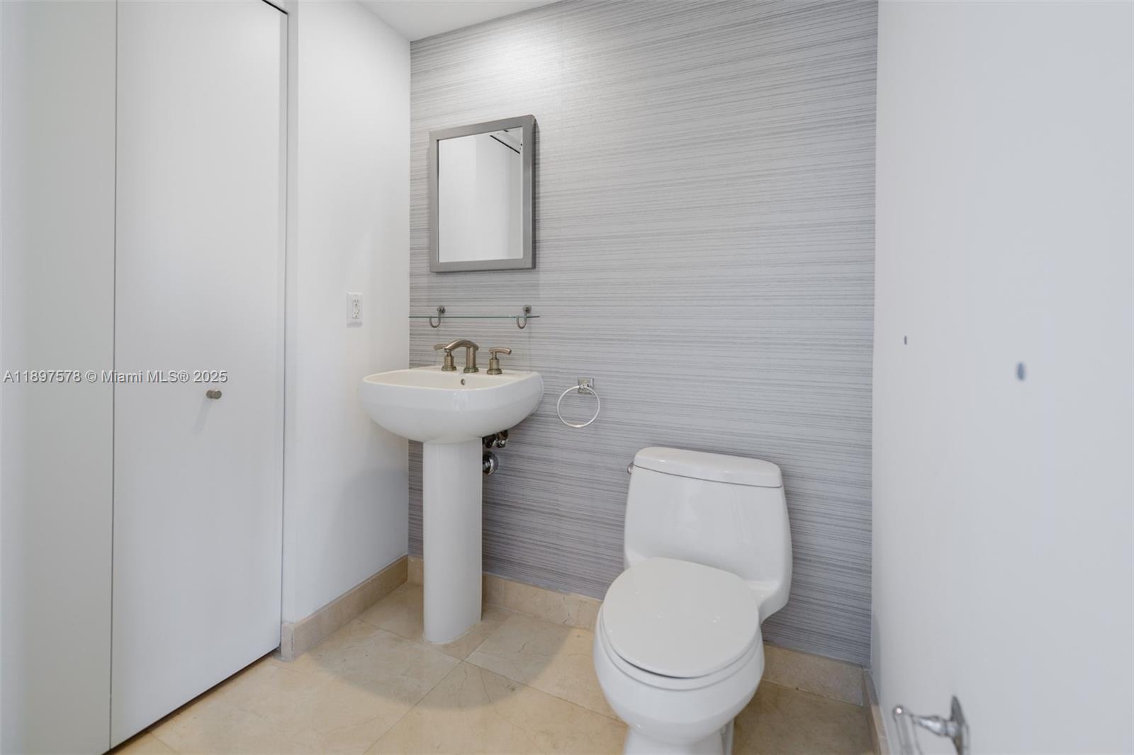 901 Brickell Key Blvd #2207, Miami FL 33131