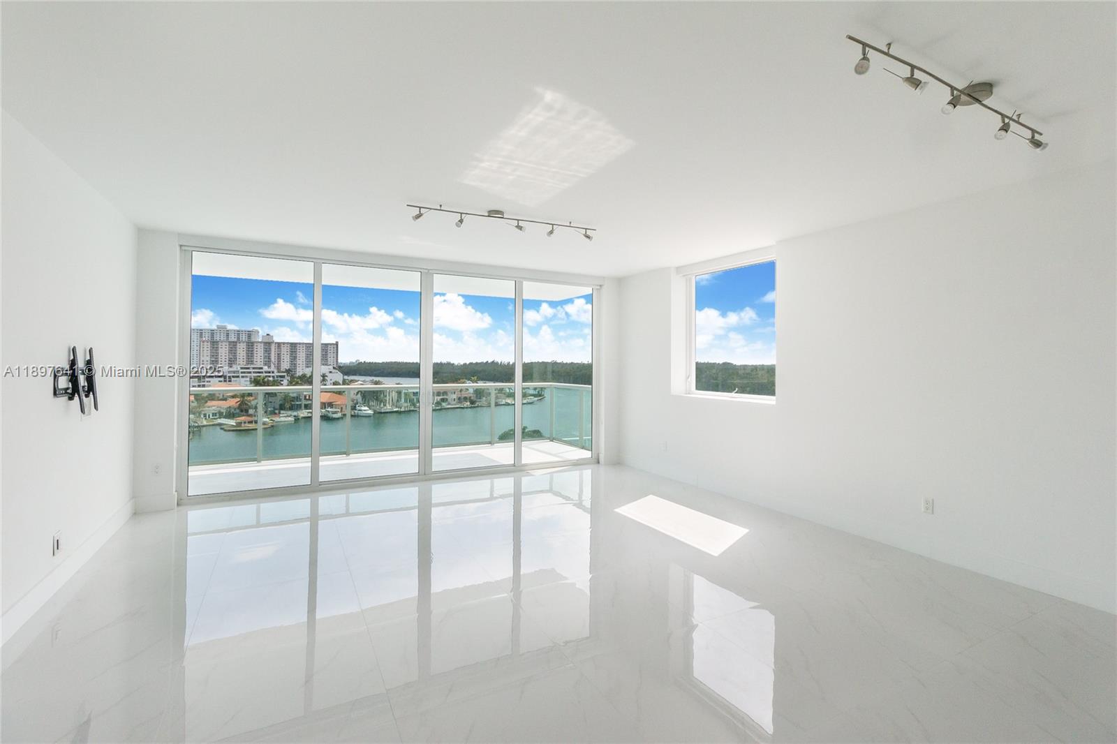 400 Sunny Isles Blvd #715, Sunny Isles Beach FL 33160