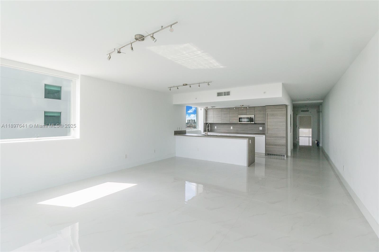 400 Sunny Isles Blvd #715, Sunny Isles Beach FL 33160