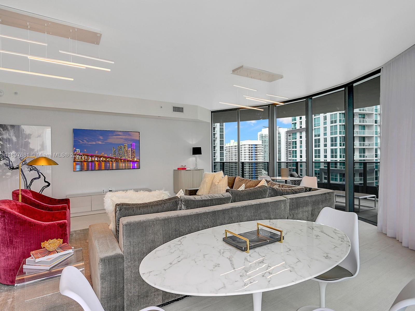 1000 Brickell Plz #3402, Miami FL 33131