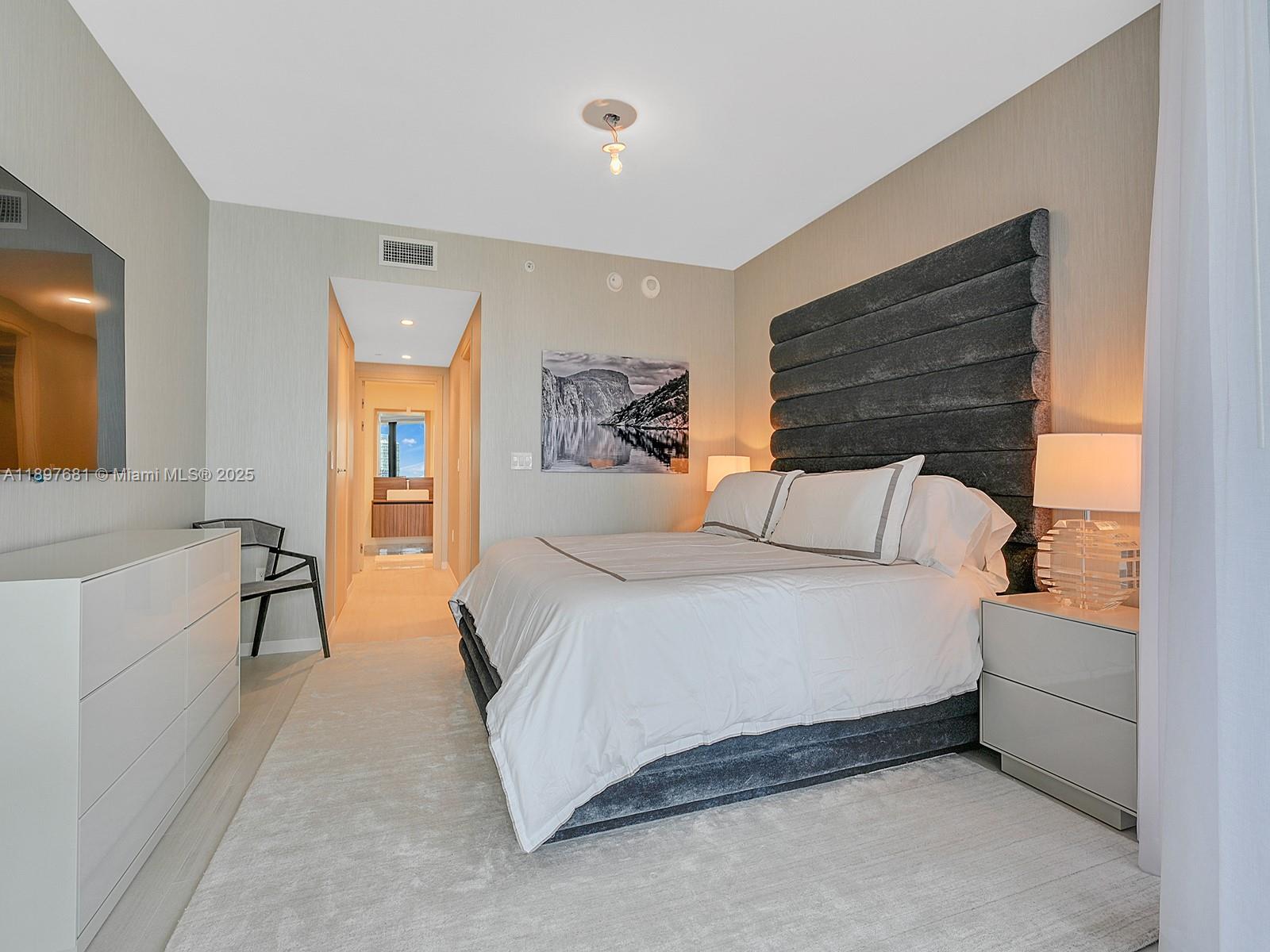 1000 Brickell Plz #3402, Miami FL 33131