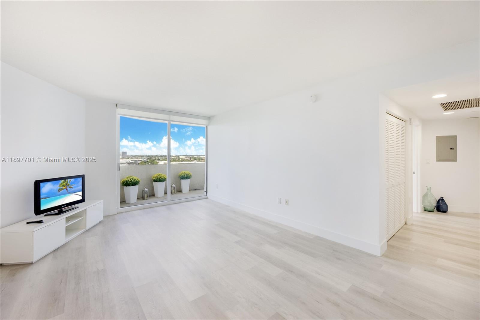 19501 W Country Club Dr #1111, Aventura FL 33180