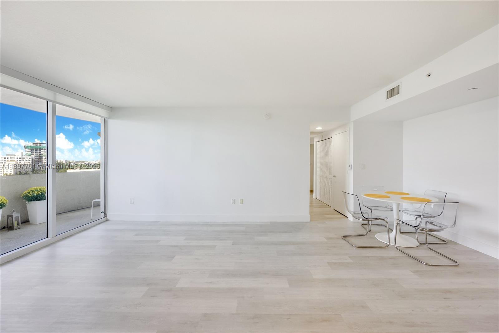 19501 W Country Club Dr #1111, Aventura FL 33180