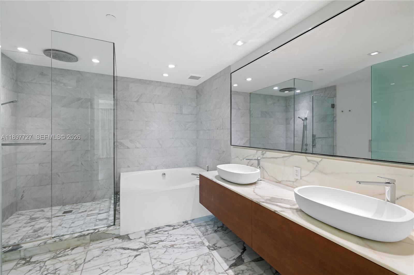 10201 Collins Ave #311, Bal Harbour FL 33154