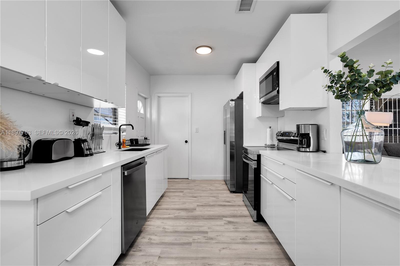 1510 Normandy Dr, Miami Beach FL 33141