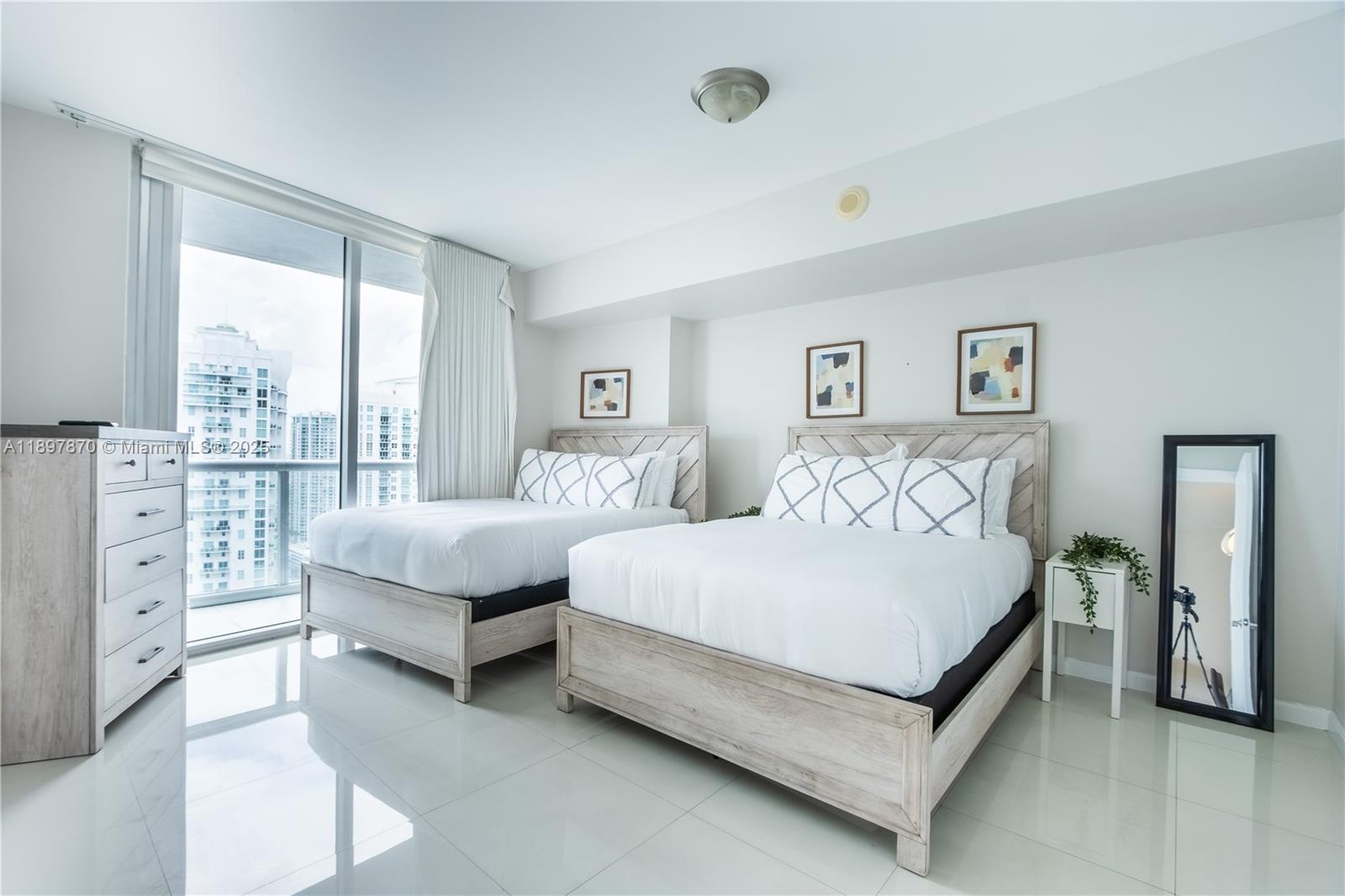 485 Brickell Ave #3506, Miami FL 33131