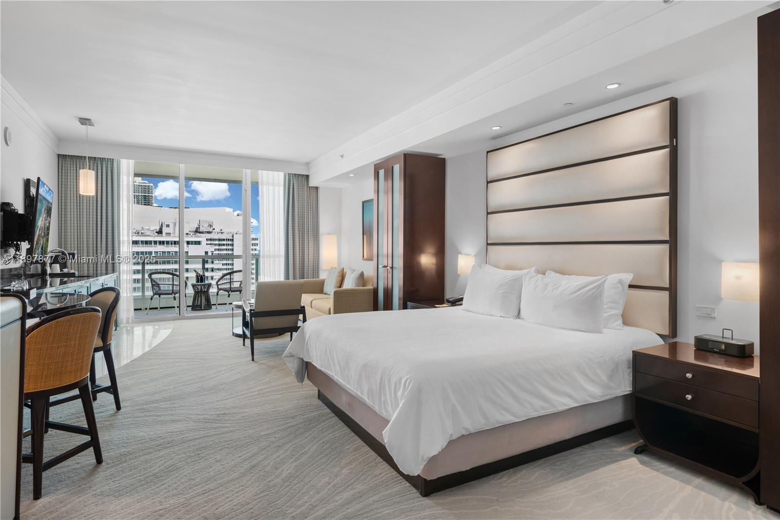 4391 Collins Ave #1403, Miami Beach FL 33140