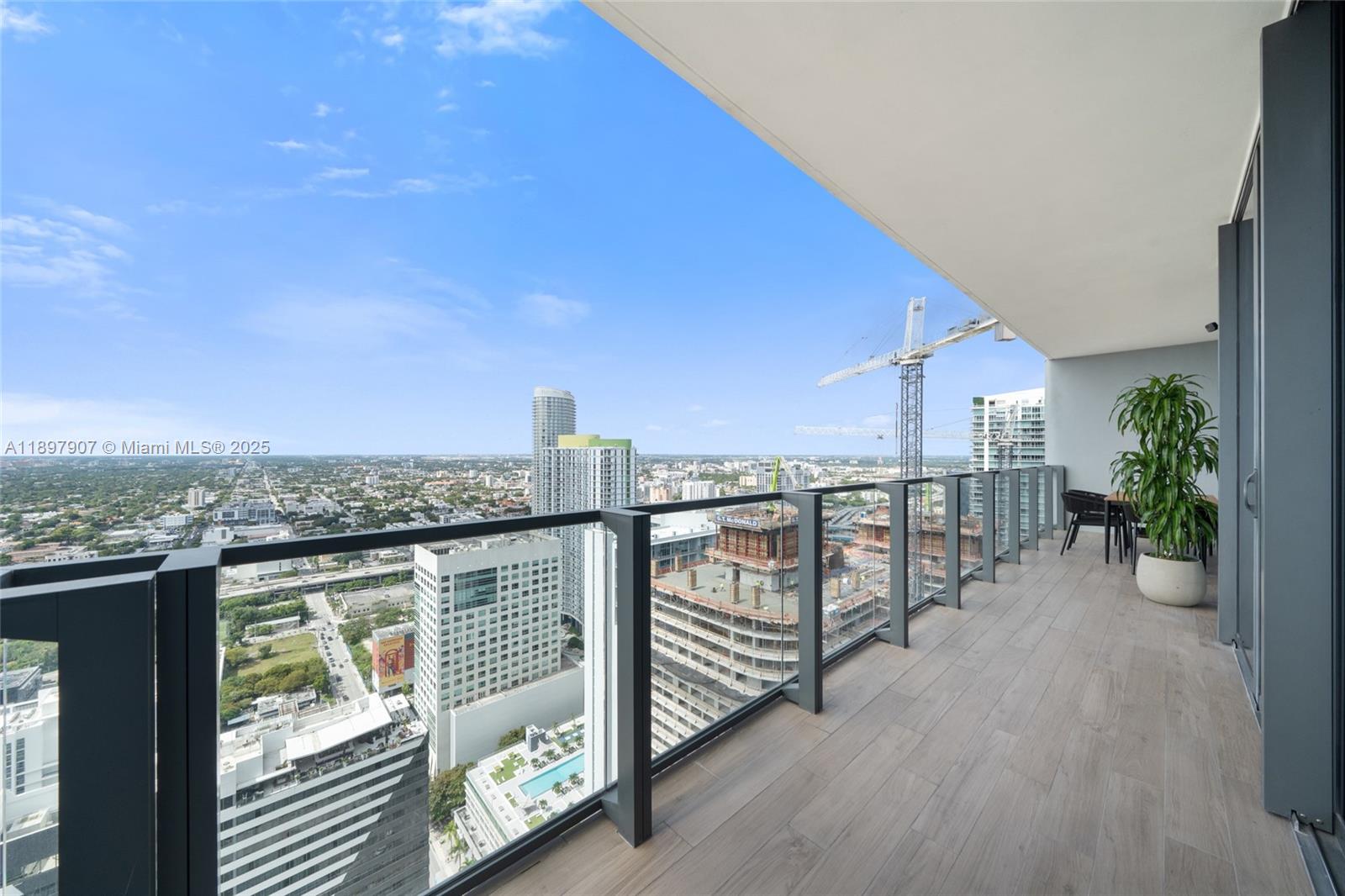 88 SW 7th St #3910, Miami FL 33130