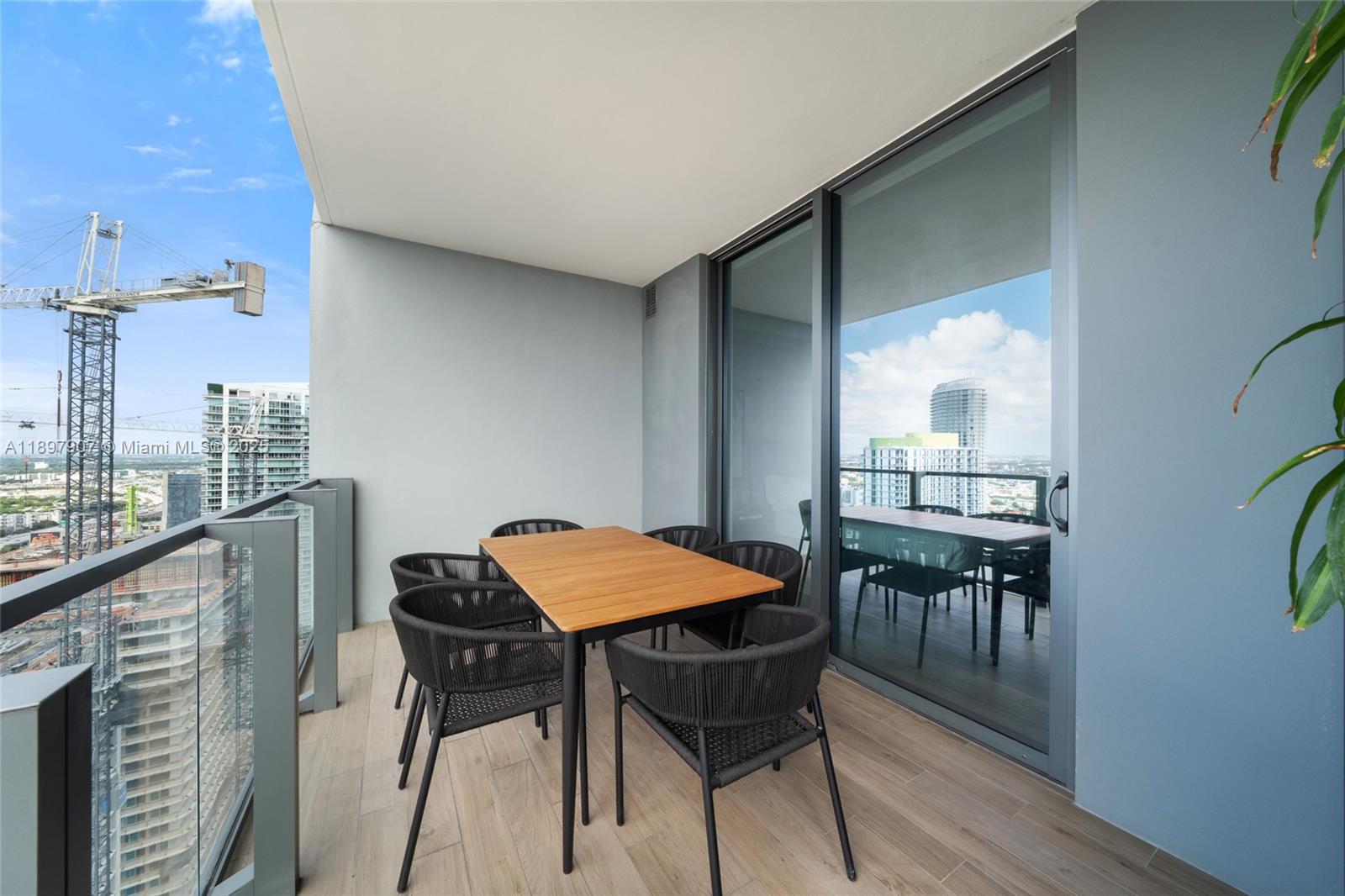 88 SW 7th St #3910, Miami FL 33130