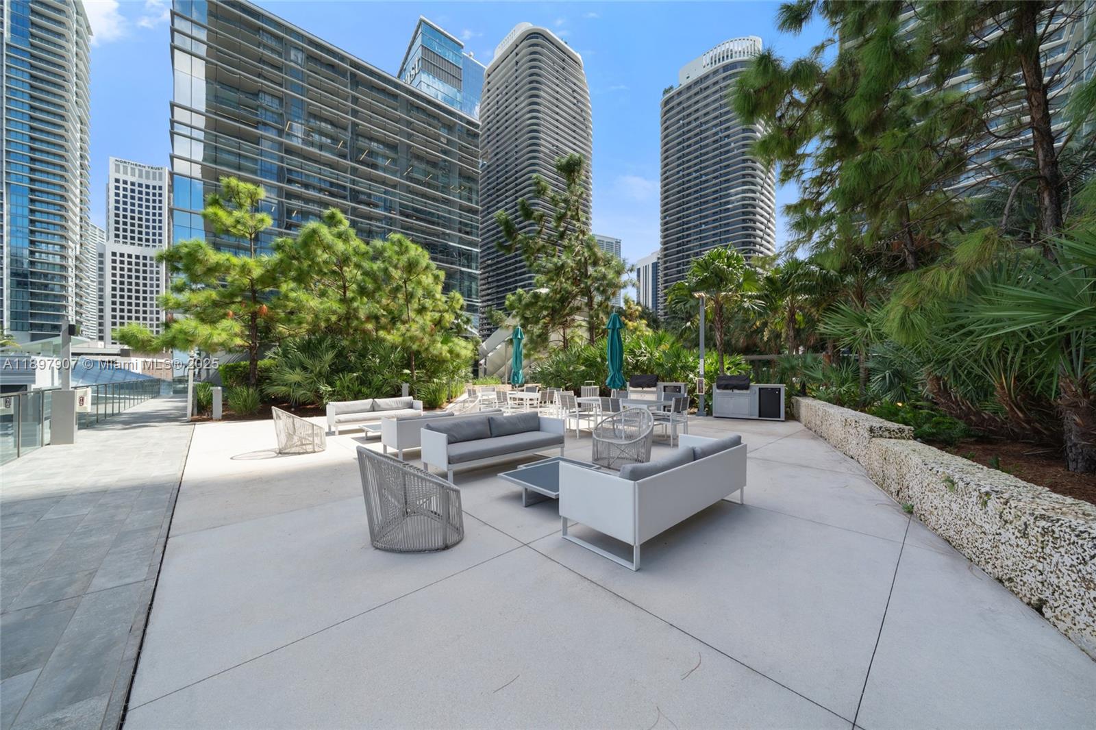 88 SW 7th St #3910, Miami FL 33130