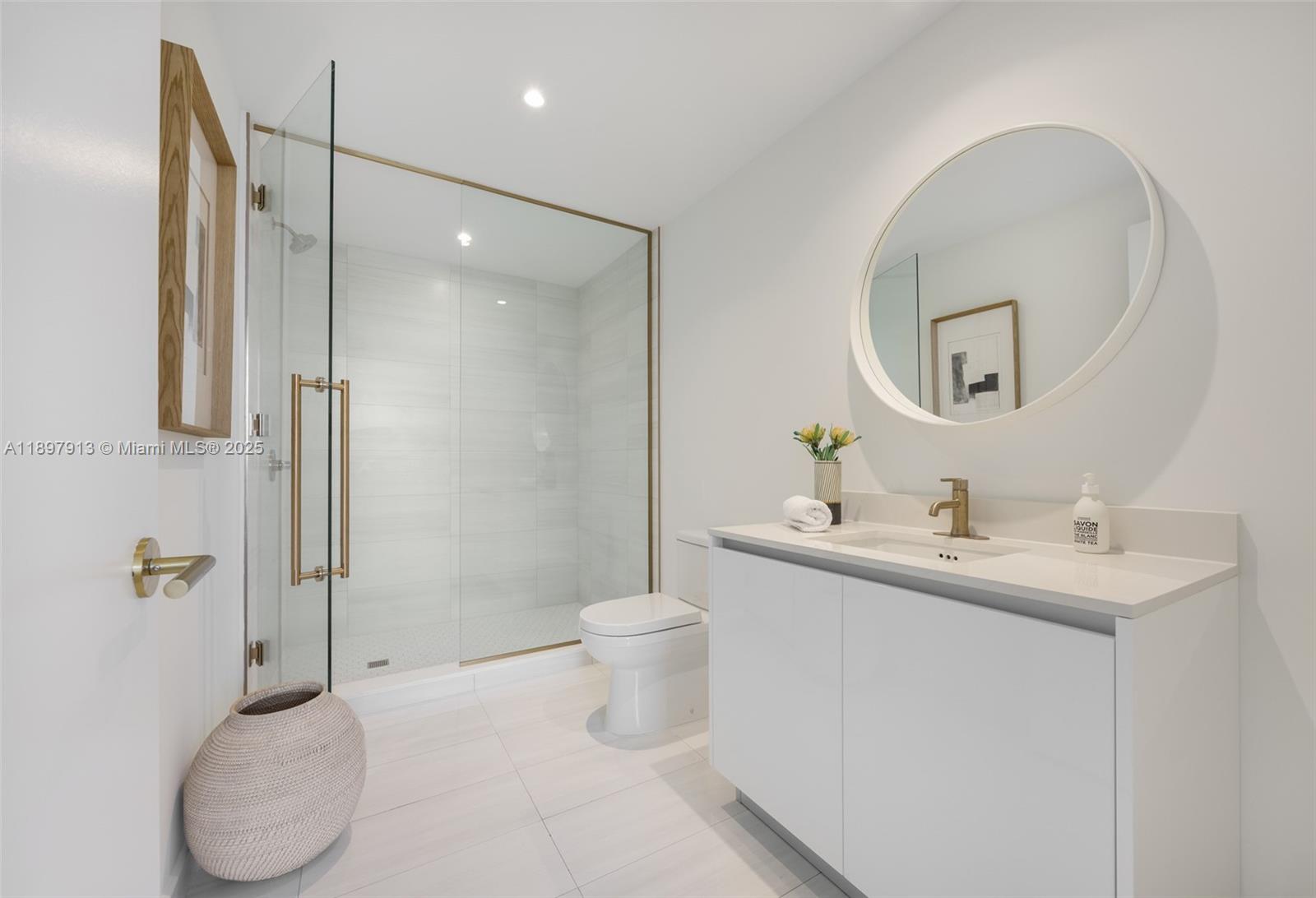 2678 Tigertail Ave #1706, Coconut Grove FL 33133