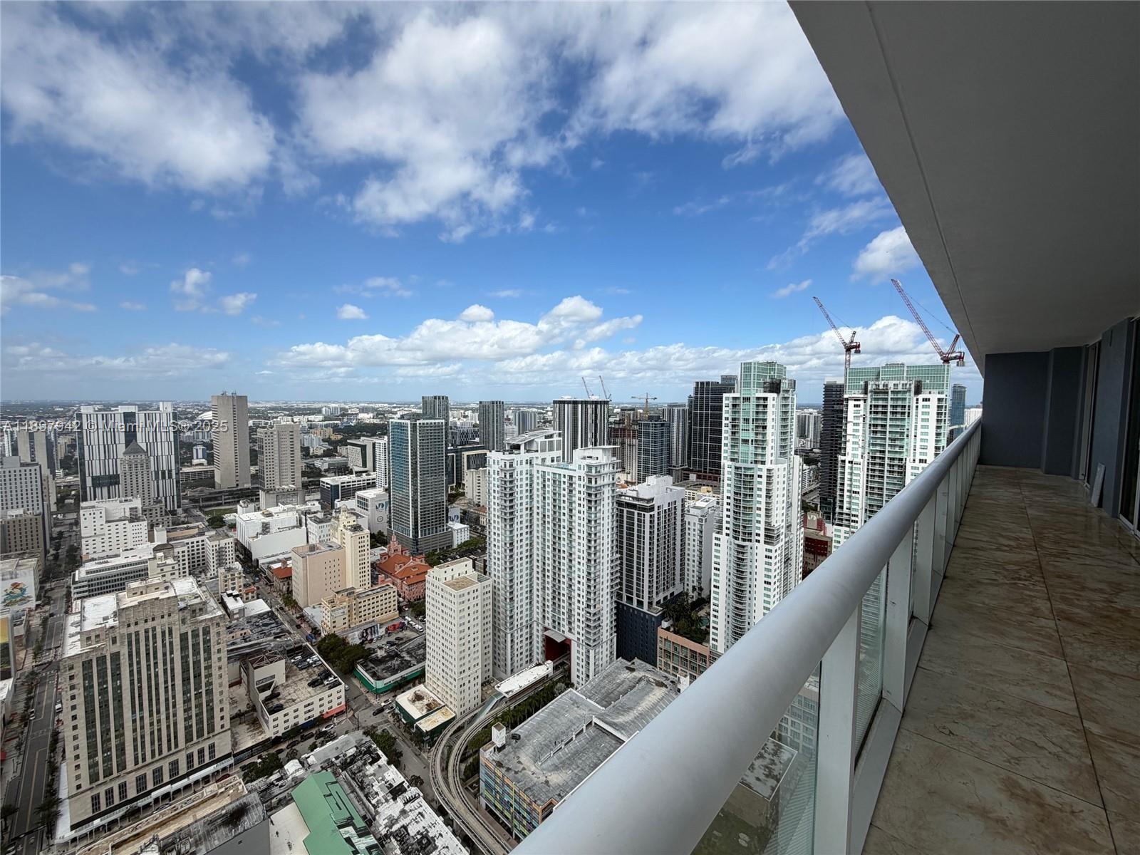 50 Biscayne Blvd #5211, Miami FL 33132