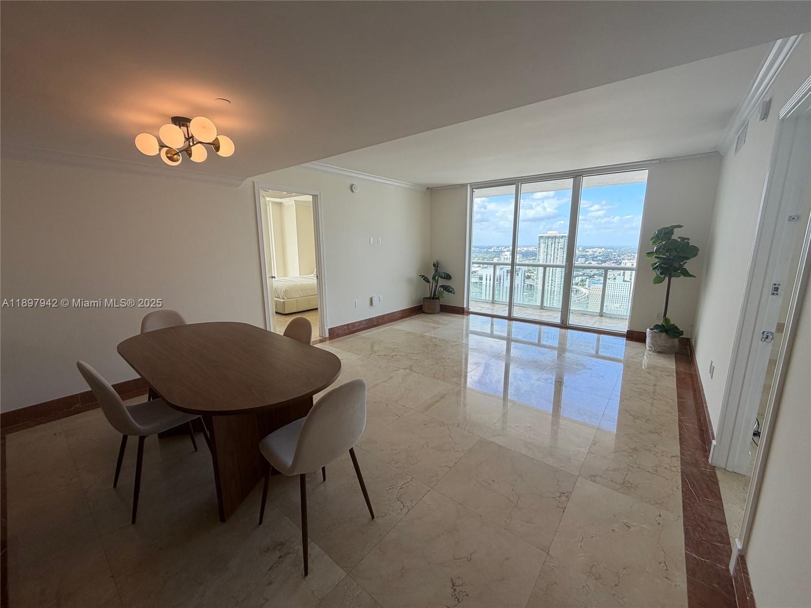 50 Biscayne Blvd #5211, Miami FL 33132