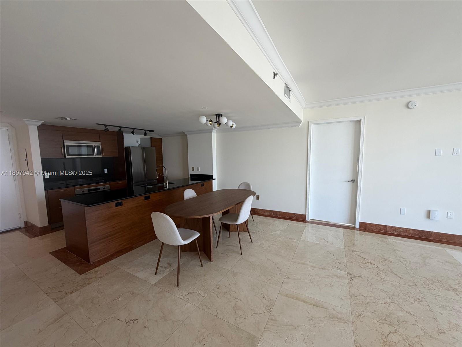 50 Biscayne Blvd #5211, Miami FL 33132