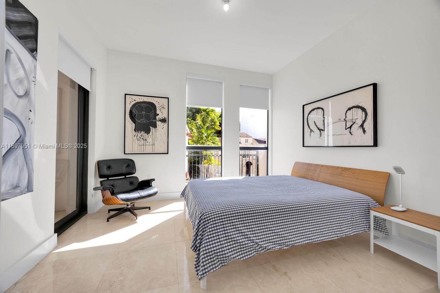 718 Valencia Ave #207, Coral Gables FL 33134