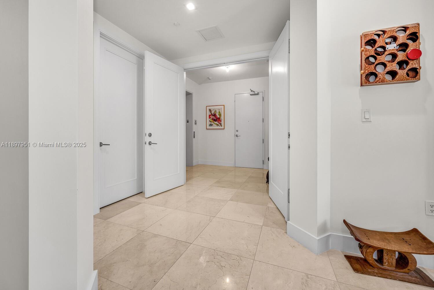 718 Valencia Ave #207, Coral Gables FL 33134
