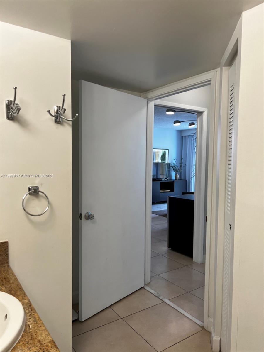 Aventura FL 33180 - A11897962