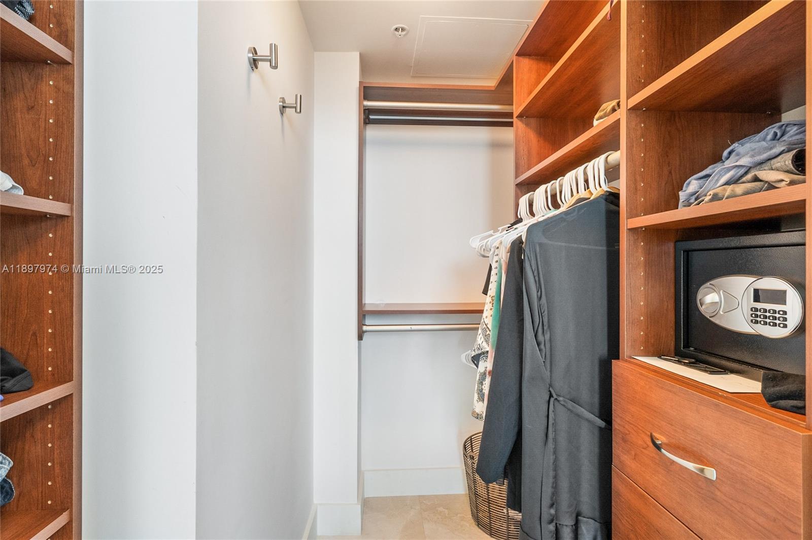 6899 Collins Ave #2010, Miami Beach FL 33141