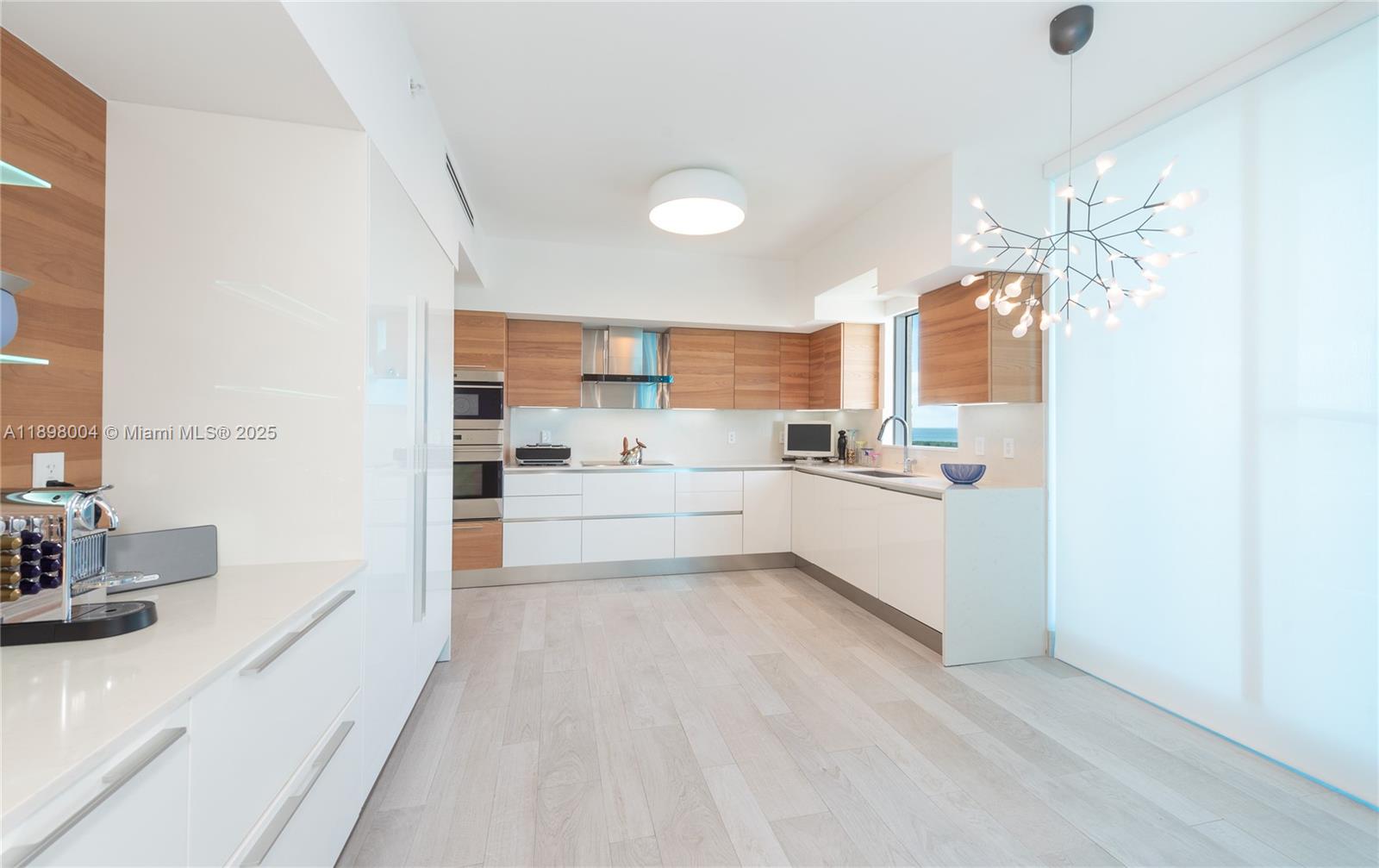 785 Crandon Blvd #1106, Key Biscayne FL 33149