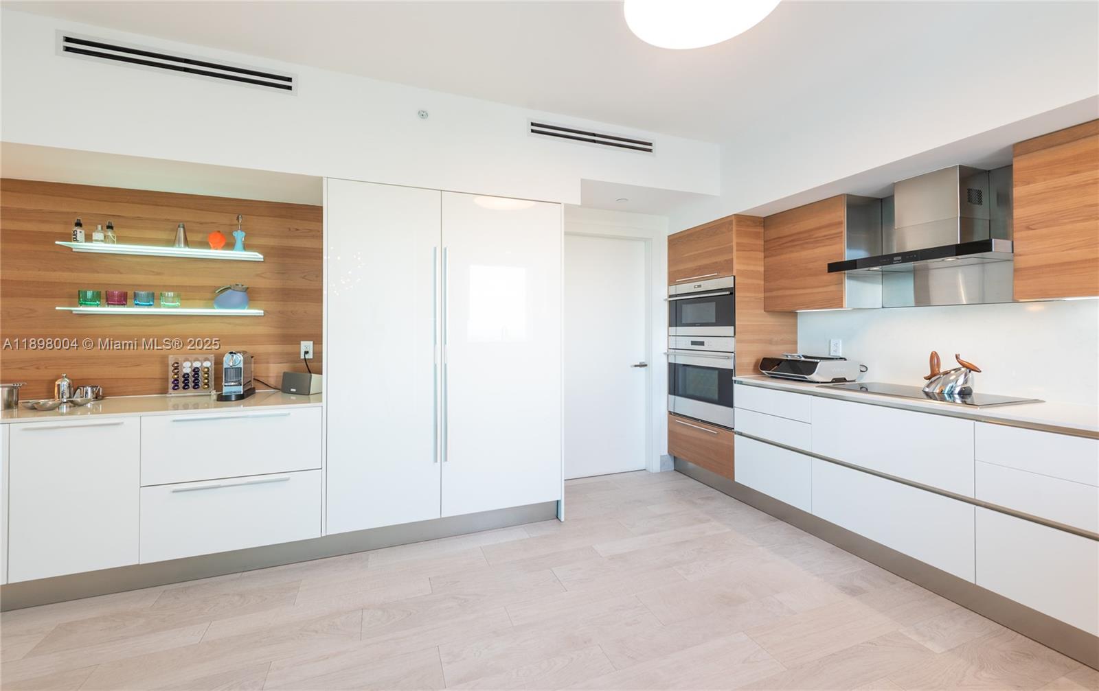 785 Crandon Blvd #1106, Key Biscayne FL 33149