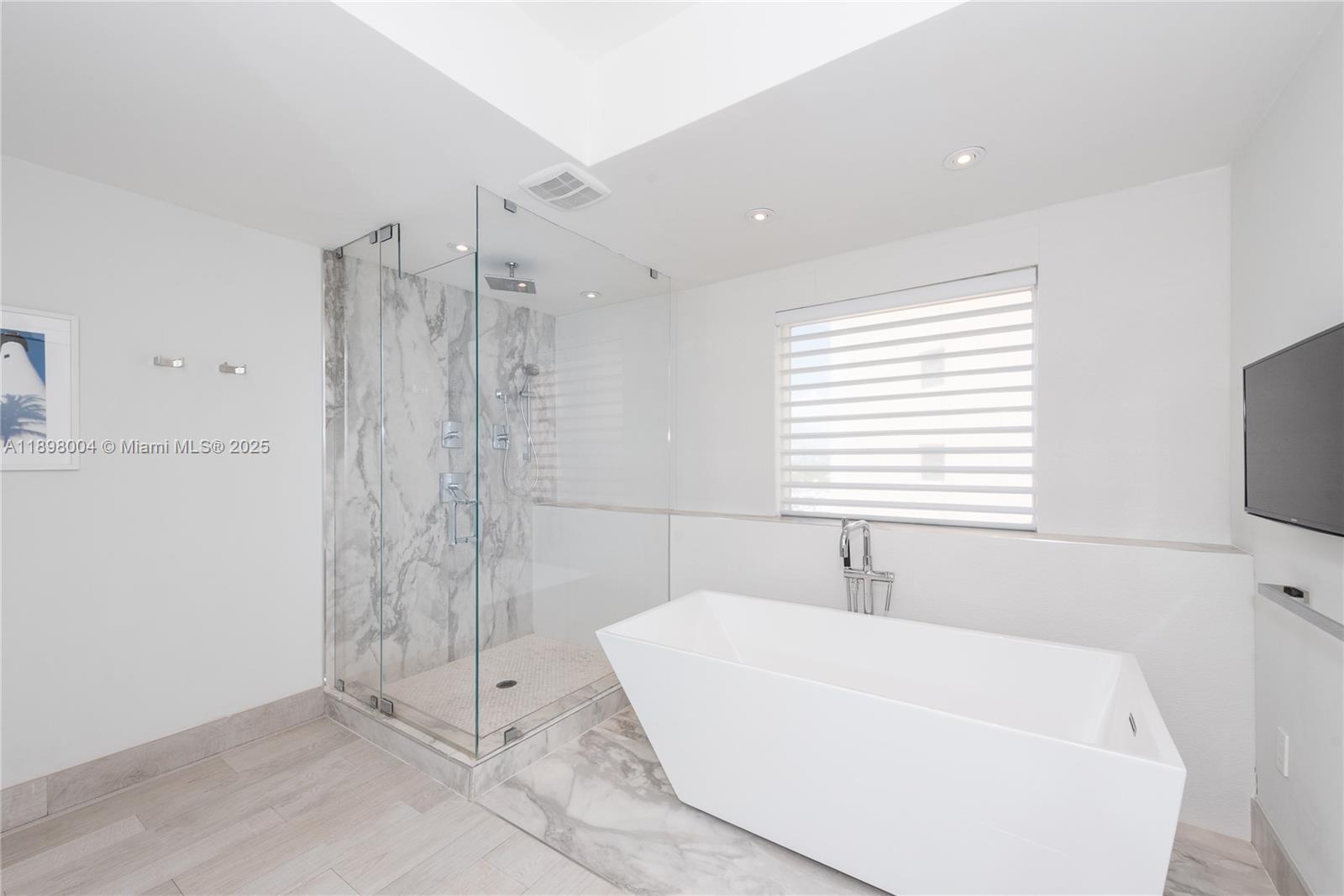 785 Crandon Blvd #1106, Key Biscayne FL 33149