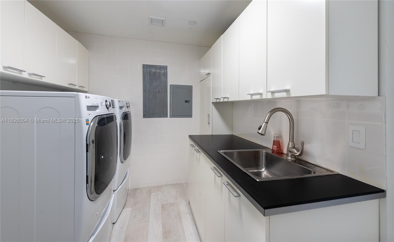 785 Crandon Blvd #1106, Key Biscayne FL 33149