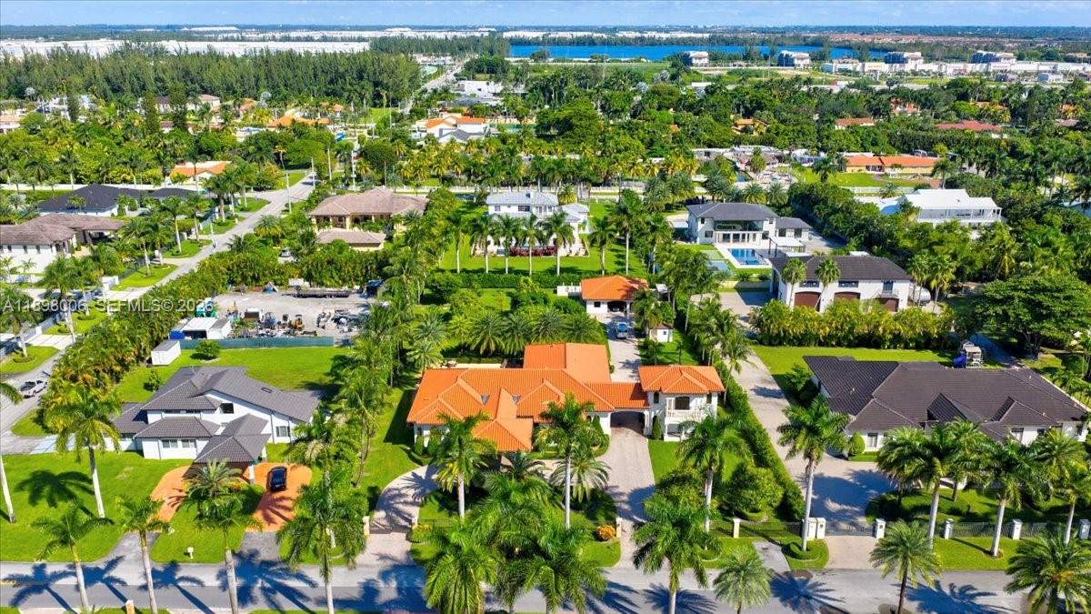 10181 NW 131st St, Hialeah Gardens FL 33018