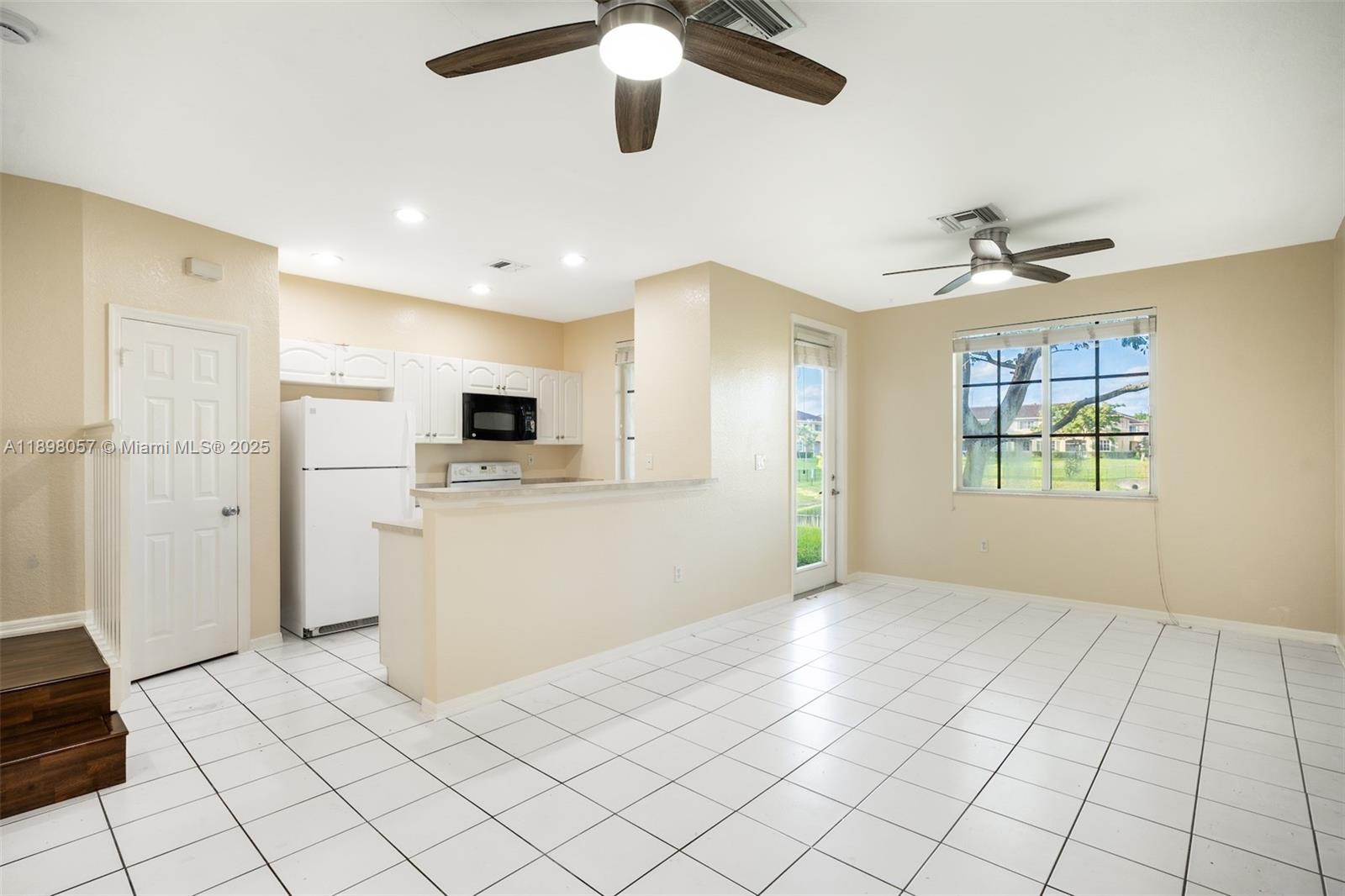 6051 SW 19th Pl, North Lauderdale FL 33068