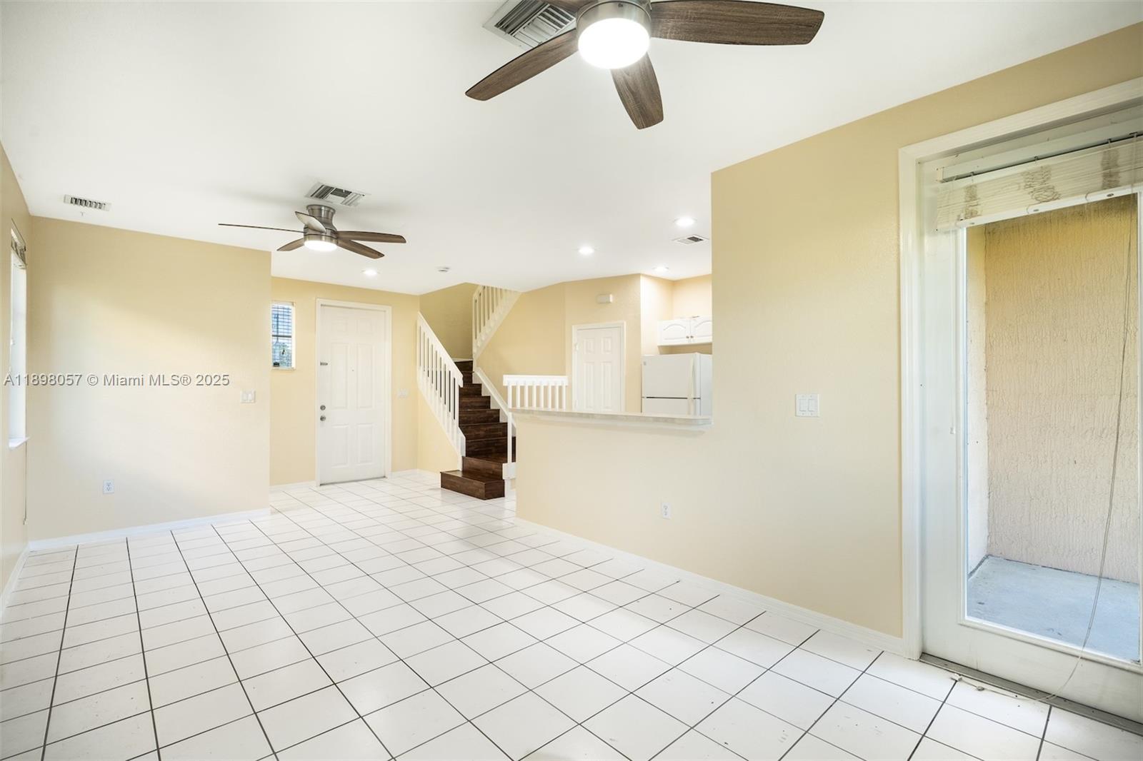 6051 SW 19th Pl, North Lauderdale FL 33068