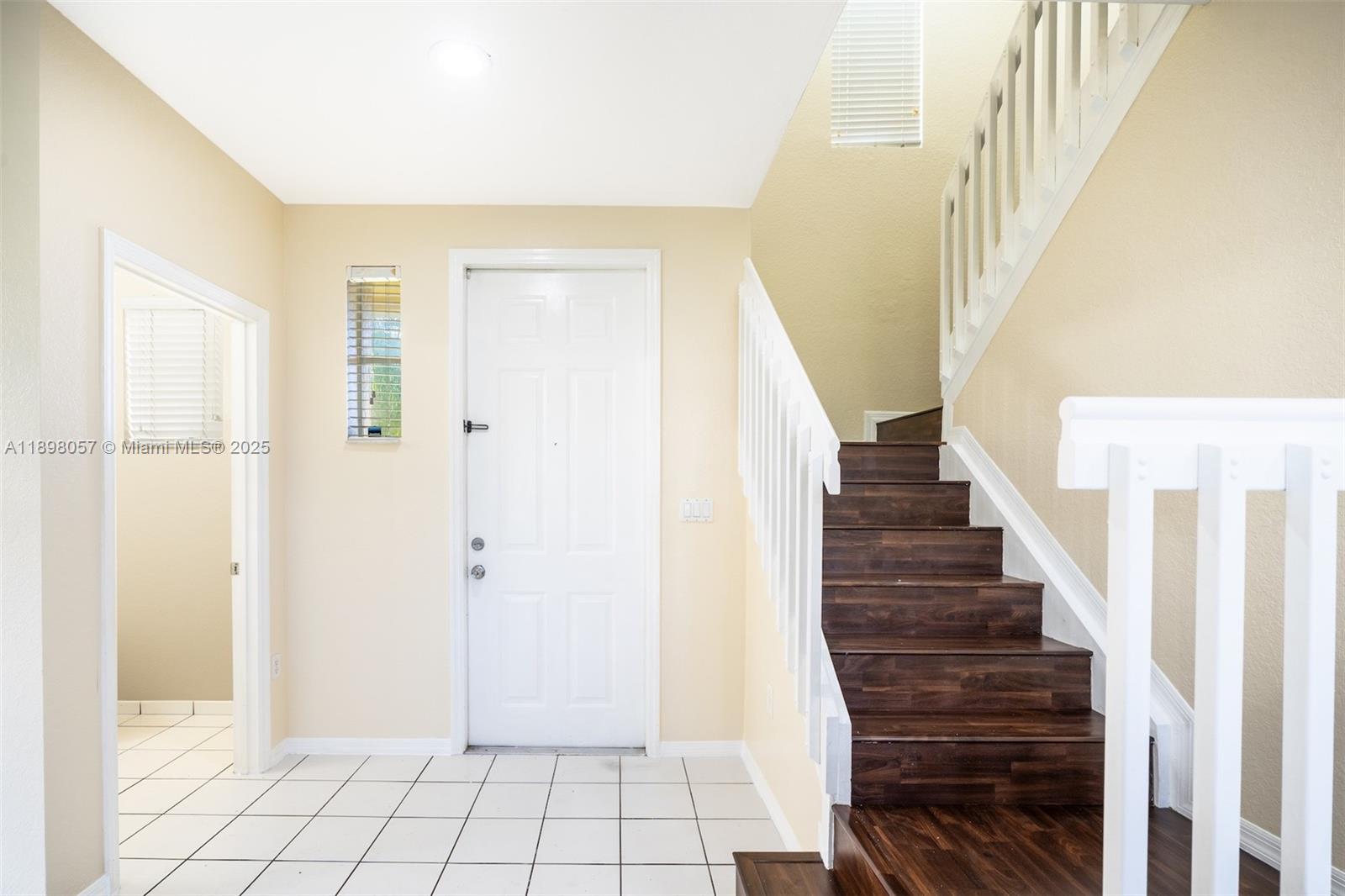 6051 SW 19th Pl, North Lauderdale FL 33068