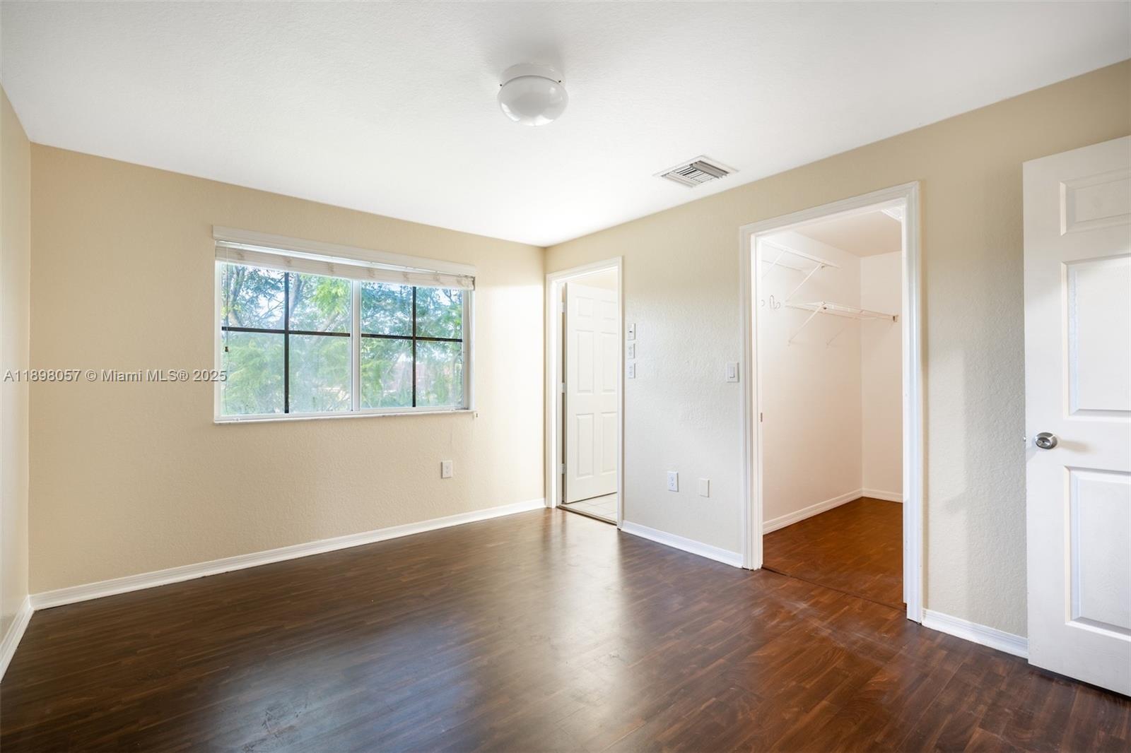 6051 SW 19th Pl, North Lauderdale FL 33068