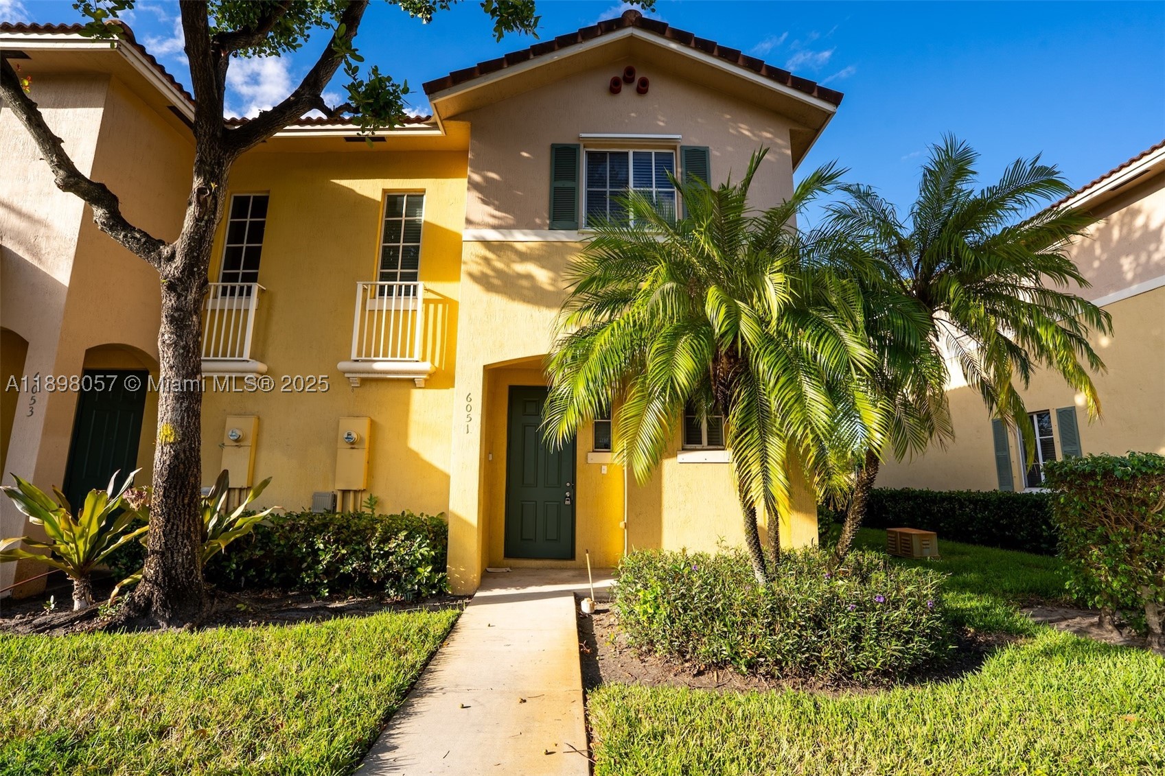 6051 SW 19th Pl, North Lauderdale FL 33068