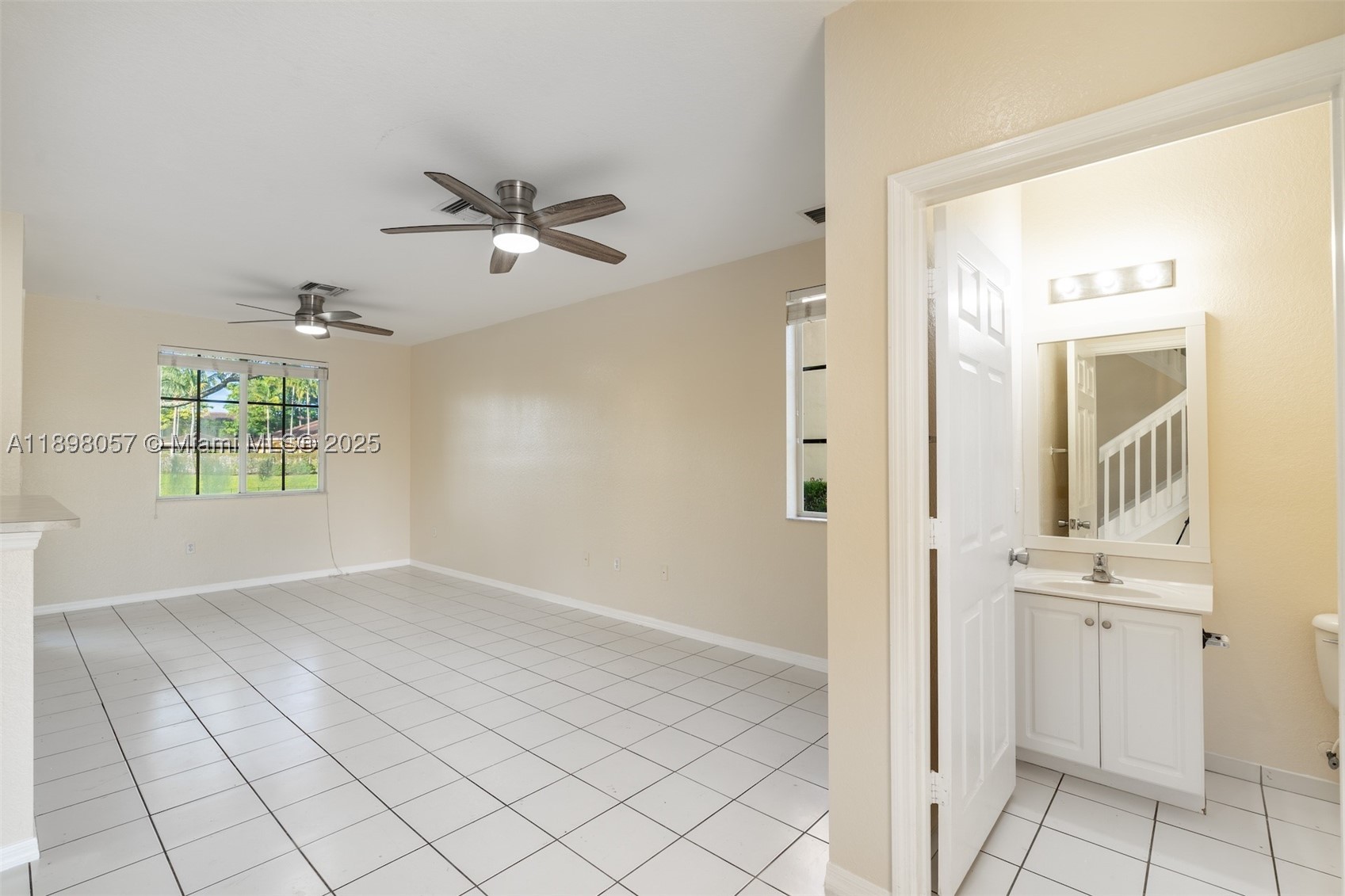 6051 SW 19th Pl, North Lauderdale FL 33068