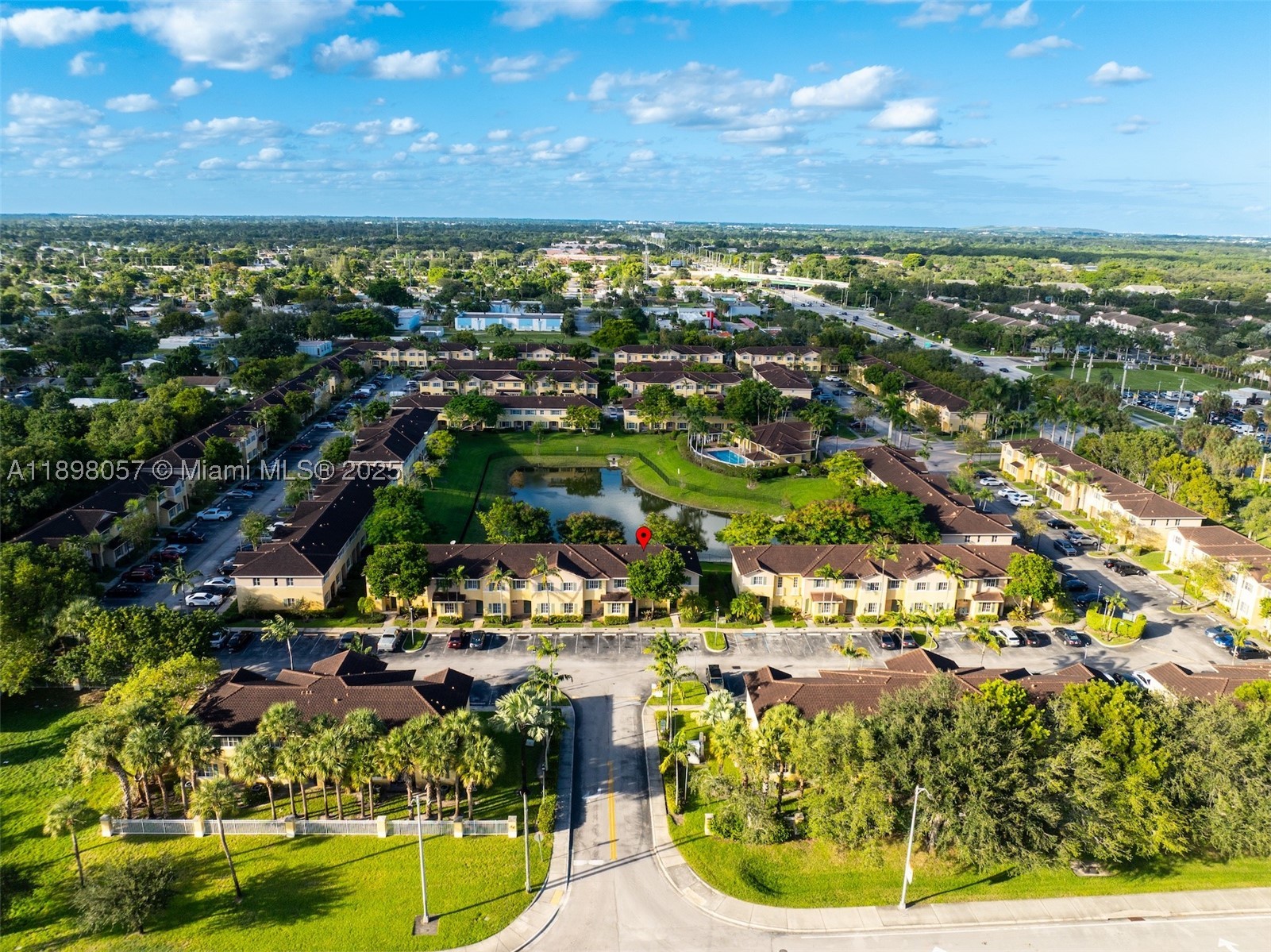 6051 SW 19th Pl, North Lauderdale FL 33068