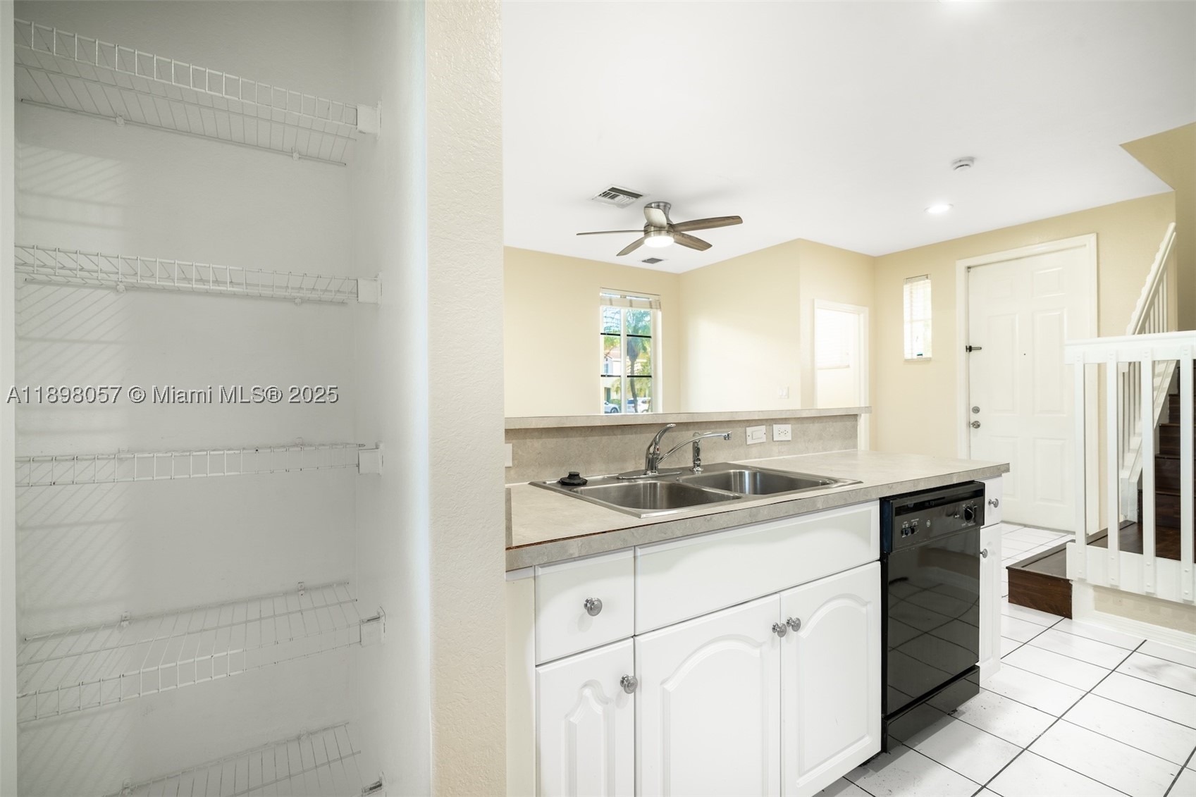 6051 SW 19th Pl, North Lauderdale FL 33068