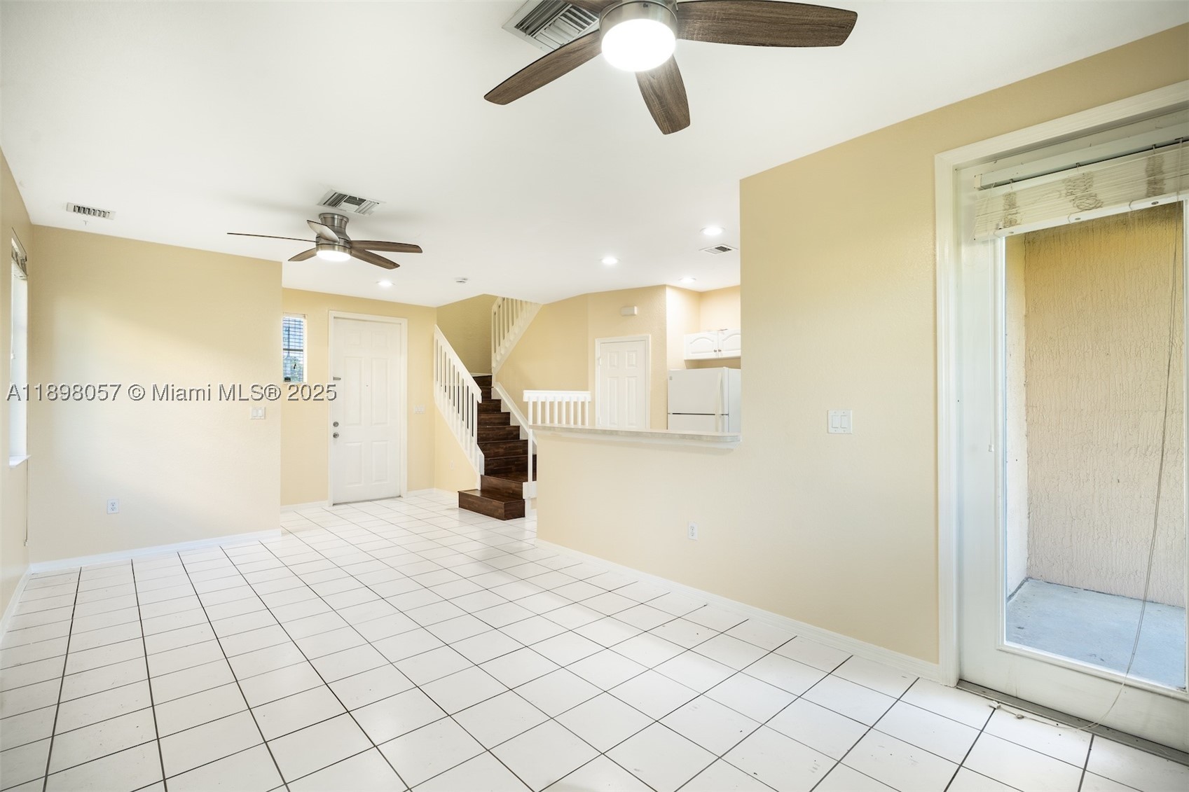 6051 SW 19th Pl, North Lauderdale FL 33068