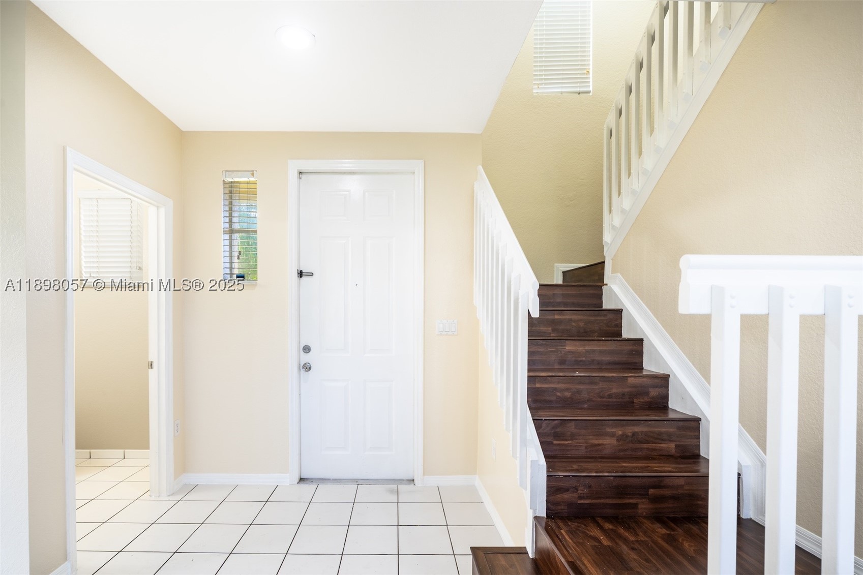 6051 SW 19th Pl, North Lauderdale FL 33068