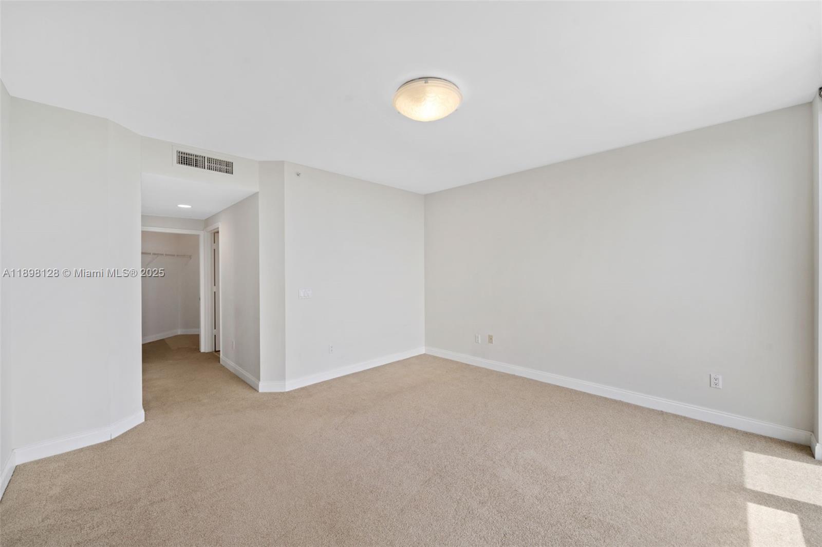 4775 Collins Ave #3207, Miami Beach FL 33140