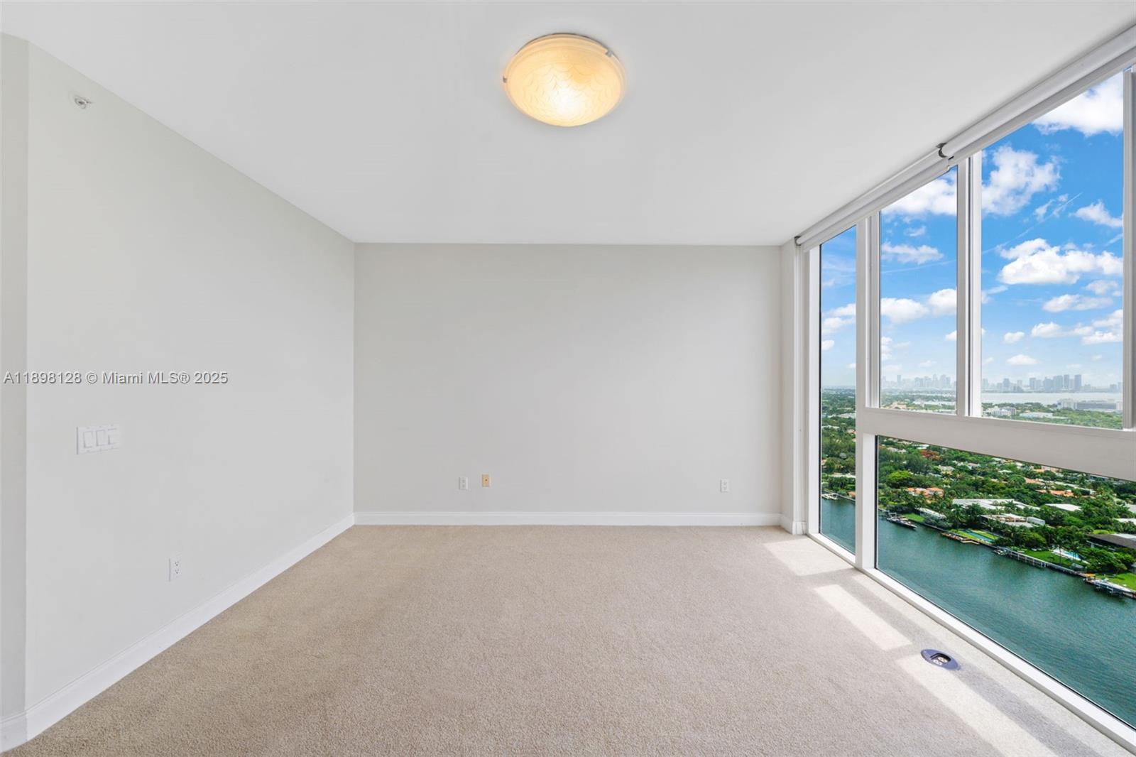 4775 Collins Ave #3207, Miami Beach FL 33140