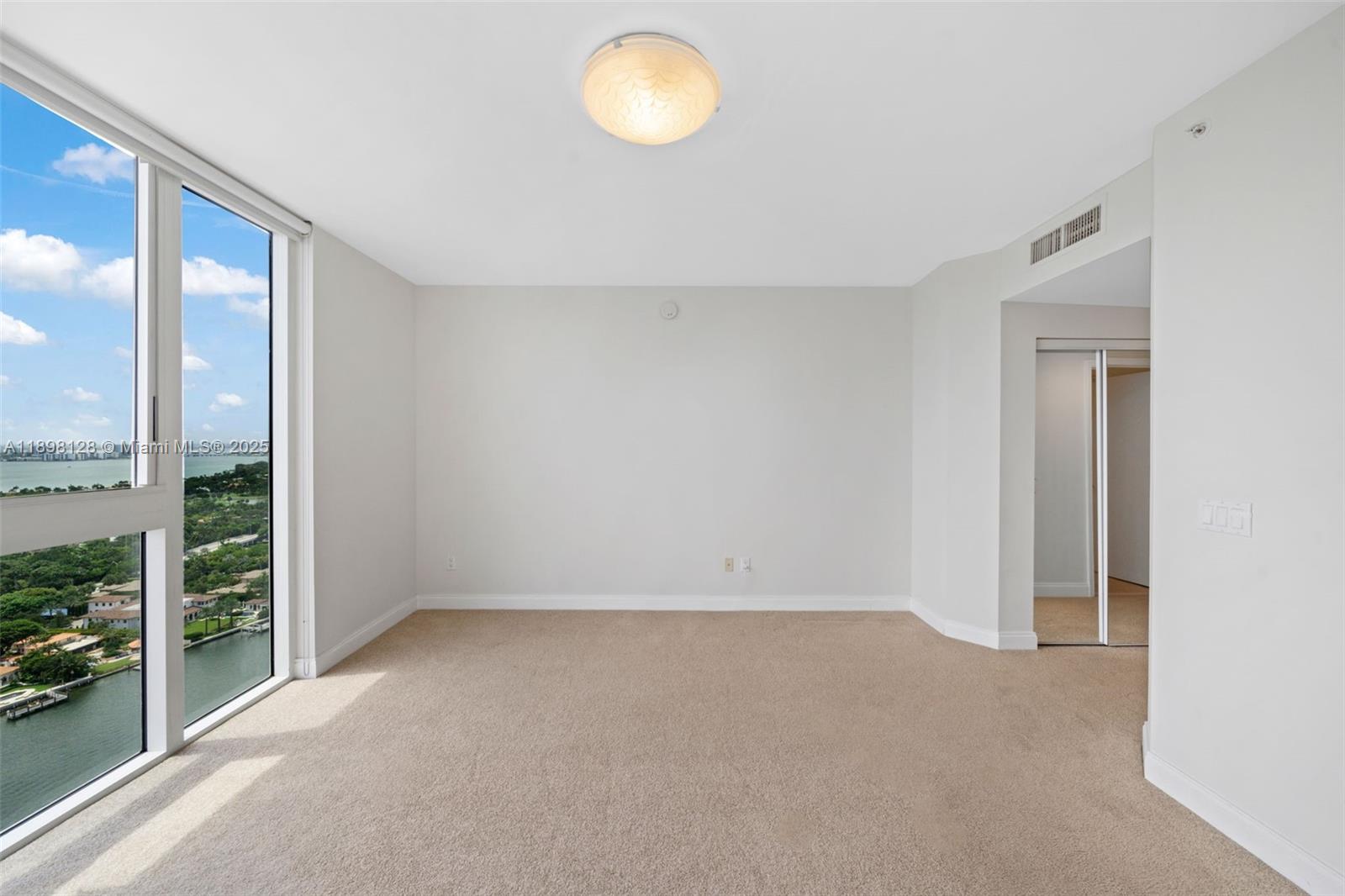 4775 Collins Ave #3207, Miami Beach FL 33140