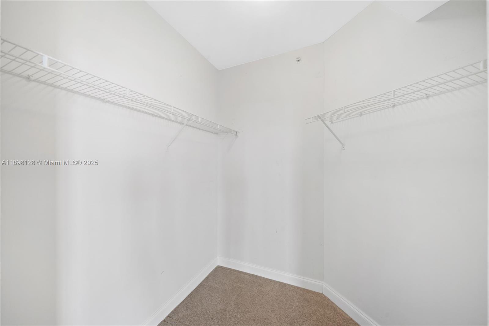 4775 Collins Ave #3207, Miami Beach FL 33140