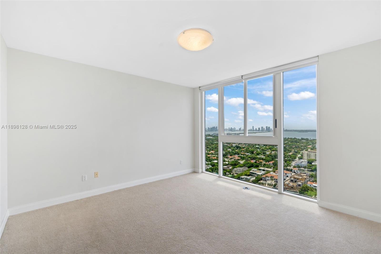 4775 Collins Ave #3207, Miami Beach FL 33140