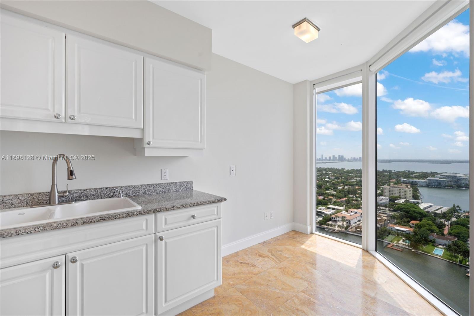 4775 Collins Ave #3207, Miami Beach FL 33140