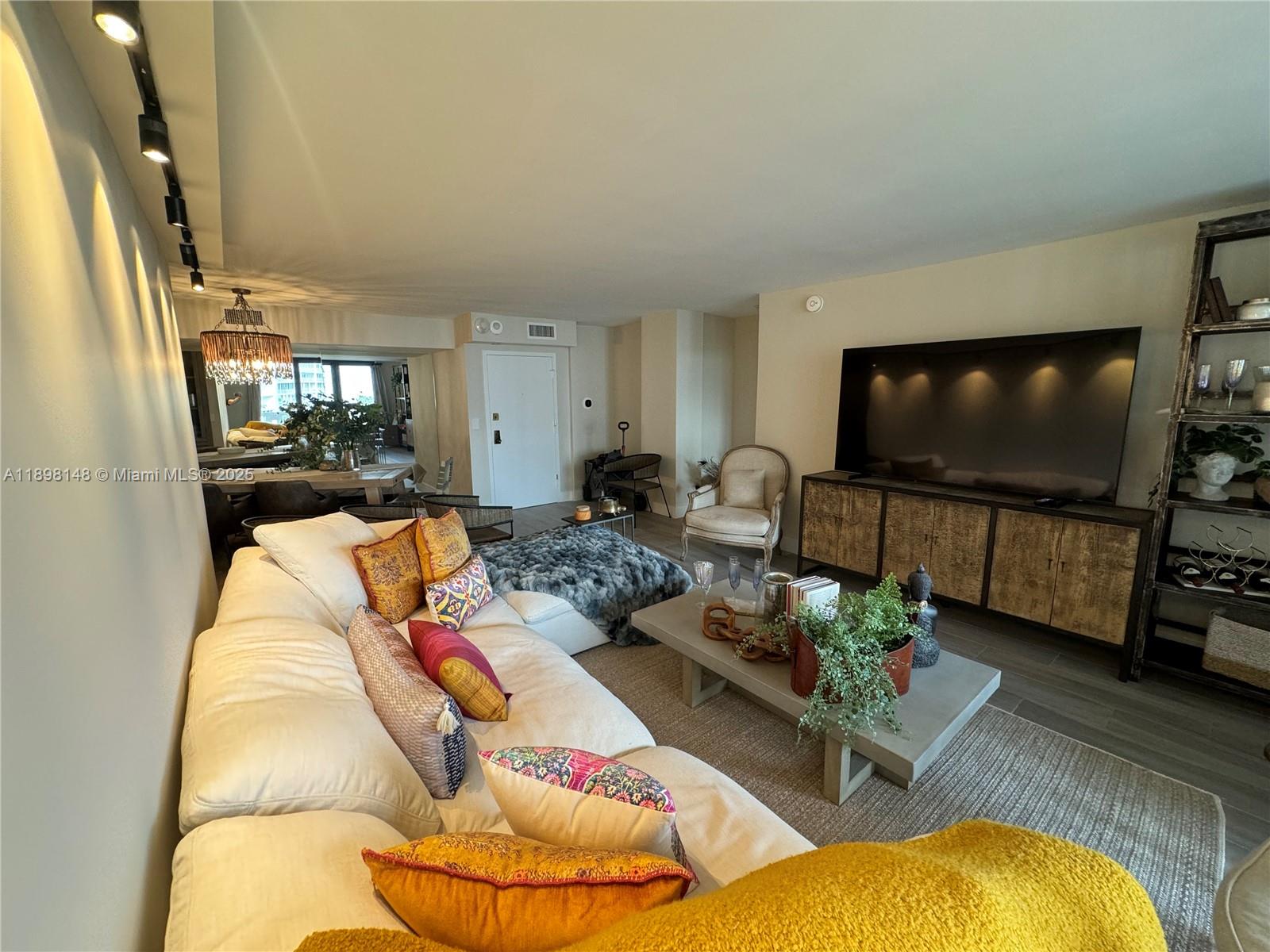 1121 Crandon Blvd #E504, Key Biscayne FL 33149